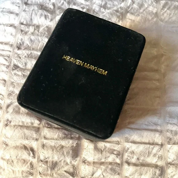 Luxurious Gold Women's Watch - Picture 5 of 5